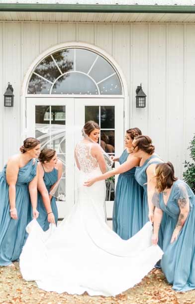 bride-with-bridesmaids-blue